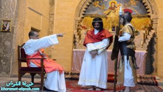 بالصور … مشاهد حية تأملية صامتة لمراسيم درب الصليب المقدس في دير السيدة – القوش