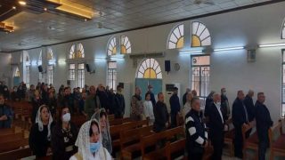 بالصور ..قداس الأحد الثاني بعد الميلاد وعيد تذكار شمعون الشيخ في القوش