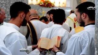 بالصور .. بلدة القوش تحتفل بعيد الدنح ” عماذ السيد المسيح في نهر الأردن “