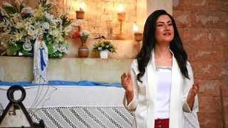 ترانيم مريمية .. فرح فؤاد