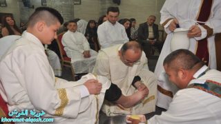 بمناسبة خميس الفصح، غسل ارجل الشمامسة الصغار في كنيسة ماركوركيس بالقوش