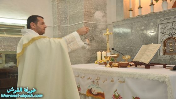 بالصور … كنيسة مار كوركيس في القوش تحتفل بالقداس الالهي بولادة طفل المغارة