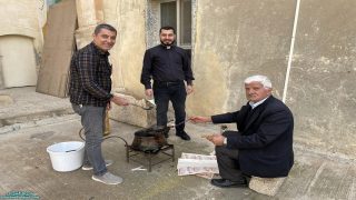 عمل شموع شمعون الشيخ في القوش