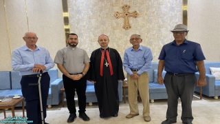 مجموعة من معلمي القوش المتقاعدين يزورون سيادة المطران فيليكس الشابي لتهنئته