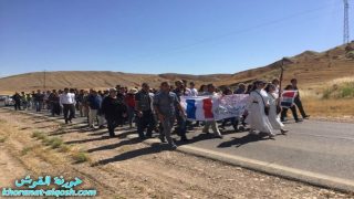 بالصور … المشاركون من ابناء شعبنا في المسير يواصلون مسيرتهم سيراً على الاقدام