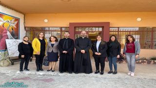 كهنة القوش يزورون مدارسها للاطلاع على واقع العملية التدريسية