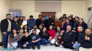 فريق «افرحوا وتهلّلوا» ينشر الفرح بفعاليات ميلادية جمعت الأخويتين في ألقوش