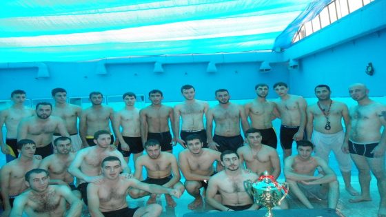مركز طلبة وشباب القوش ينظم بطولة للسباحة الحرة