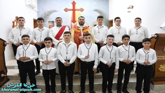 إحياء رتبة غسل أرجل التلاميذ في كنيسة مار قرداغ بالقوش خلال قداس خميس الفصح