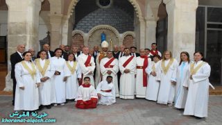 راعي ابرشية القوش يحتفل بمراسيم غسل ارجل التلاميذ في كنيسة مار كوركيس