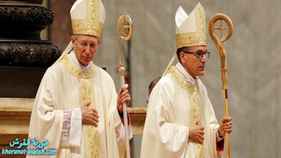 البابا فرنسيس يمنح السيامة الأسقفية للمونسنيورين غويدو ماريني وأندريس موريرا