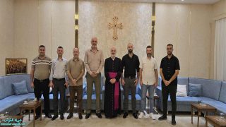 إدارة ثانوية القوش للبنين تهنئ الخوراسقف غزوان شهاره بمناسبة تسلمه مهامه الجديدة كخوري لكنيسة القوش