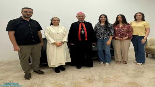 ترحيب وتعارف بين المدبر البطريركي وأعضاء من رعية أبرشية القوش