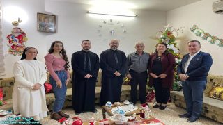 اللجنة الرعوية لكنيسة القوش تستمر بزيارة عوائل البلدة