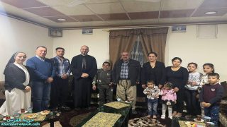 اللجنة الرعوية تواصل زيارتها لعوائل بلدة القوش