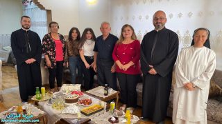 اللجنة الرعوية لكنيسة القوش تواصل زياراتها العائلية