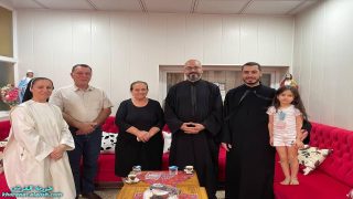 اللجنة الرعوية في القوش تواصل زيارتها لأهالي البلدة