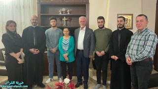 اللجنة الرعوية تواصل زياراتها لأهالي بلدة القوش