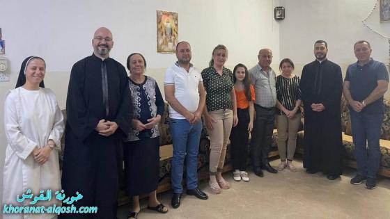 اللجنة الرعوية الكنسية تواصل زياراتها لأهالي القوش
