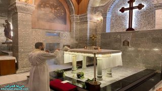 كنيسة القوش تقيم ساعة سجود وبركة القربان المقدس